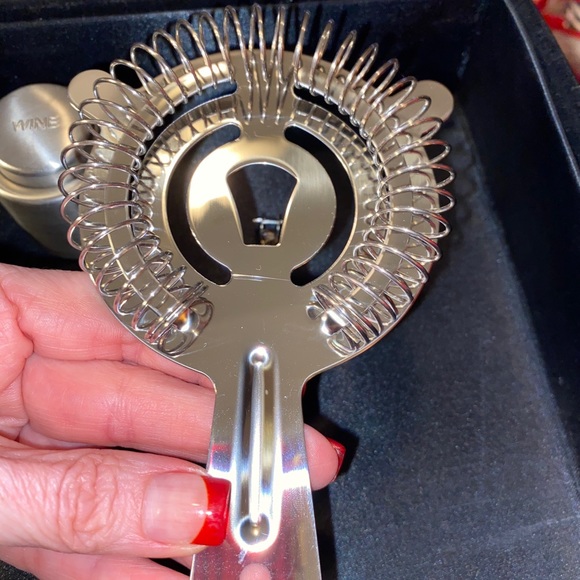 4 Bar tools: strainer, pourer, aerator, stopper - Picture 11 of 13